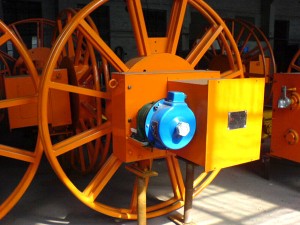 rulo cuốn cáp điện